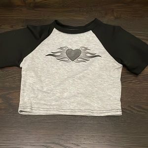 graphic cropped grey and black t-shirt